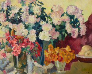 Trois vases de fleurs, assiette de pommes